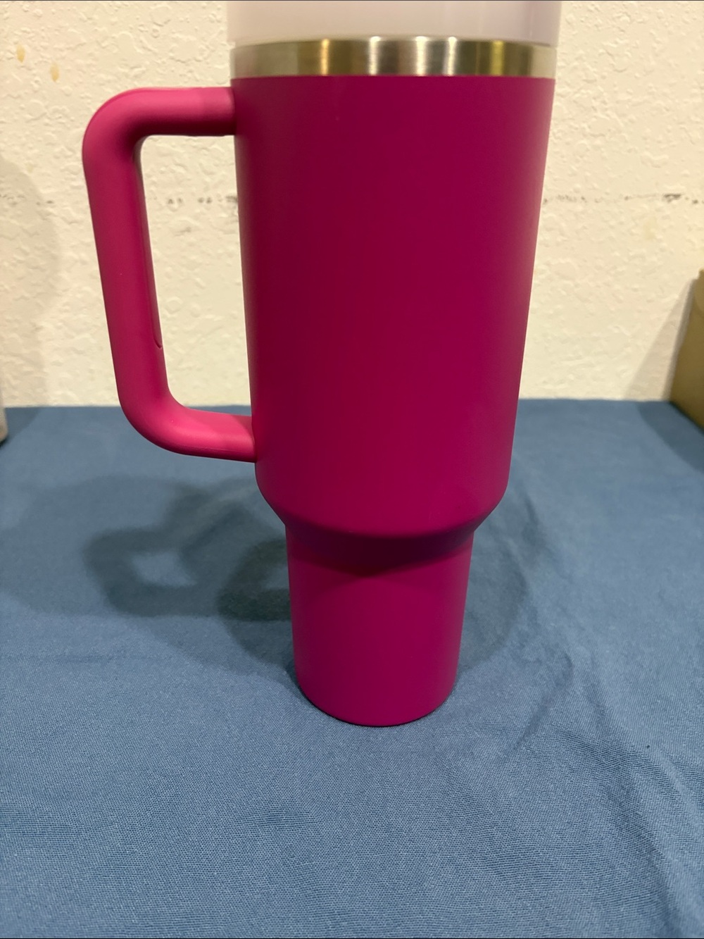 Stanley 40oz quencher fuschia. - Picture 2 of 7